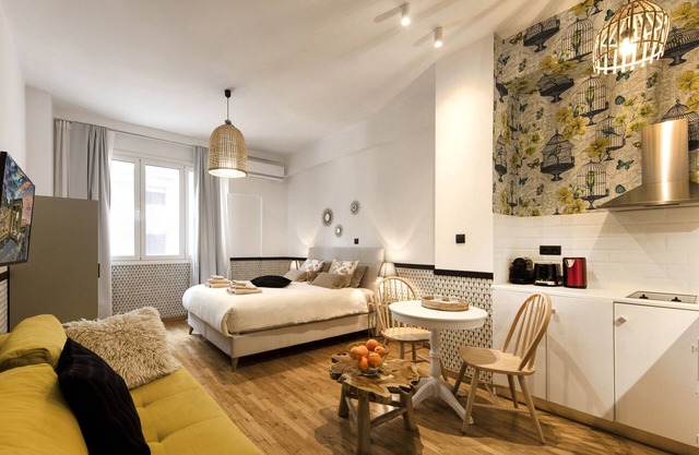 Ag.Konstantinou 2os · Funky boho apartment