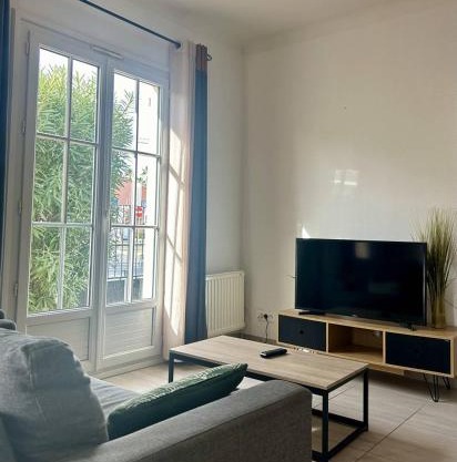 Agréable villa avec piscine à 100 m de la plage - 10B14J35