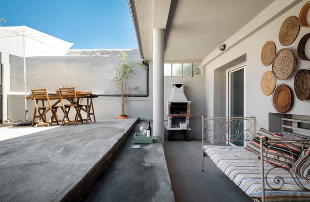 Aguda1 · Aguda's Family House 4bd, Parking, BBQ
