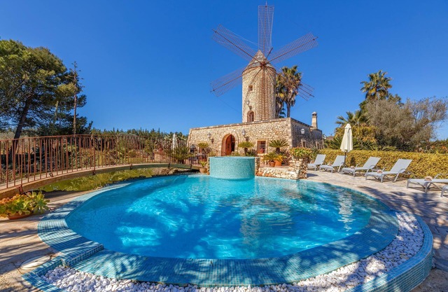 Air-Conditioned Country House with Tower, Pool, Terraces, Wi-Fi and Gorgeous Garden