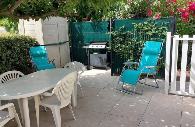 Air-conditioned house with swimming pool and terrace