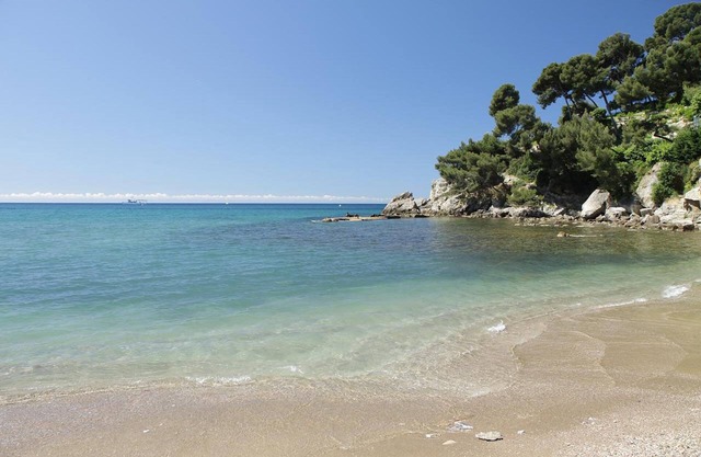 Air-conditioned studio near Les Bonnettes & Monaco beaches