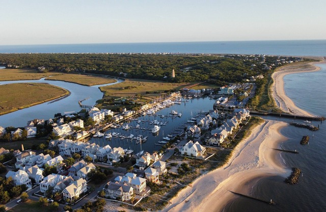 "Air" Cottage @ Bald Head Island - walking distance to ferry & restaurants