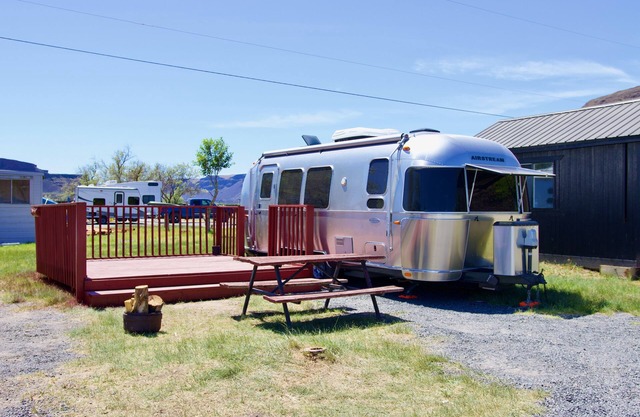Air Stream at Blue Lake in Central Washington