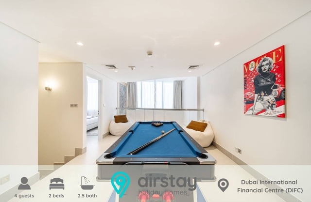 Airstay | Luxe 2BR in Sky Gardens | DIFC