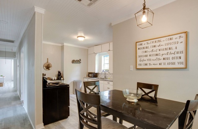Airy Bryan Vacation Rental ~ 5 Mi to Texas A&M
