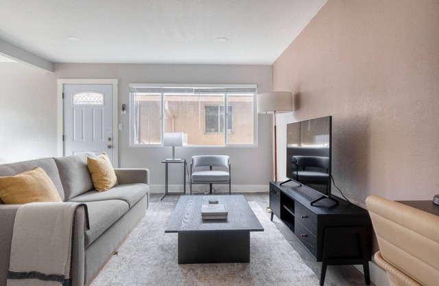 Airy Santa Clara 1BR w/Pool, Parking & A/C, nr Tech Hub, by Blueground