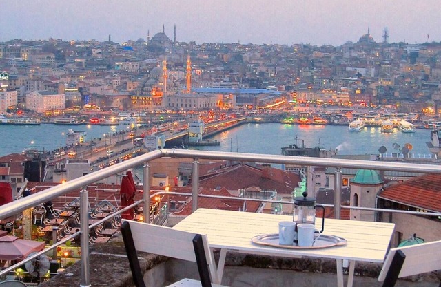 Airy style, amazing terrace views in Galata!