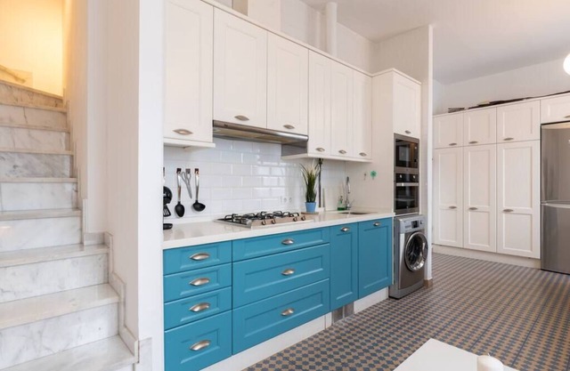 Alameda Sevilla Center by TheGoodTourist