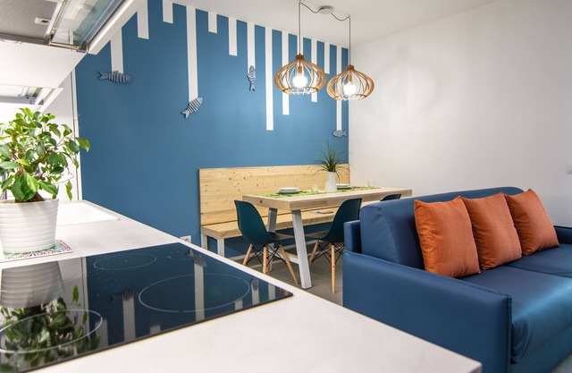 Albana suite in a brand new private building close to the sea and the center.