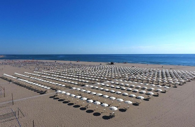 Albatross Mobile Homes on Camping Mare e Pineta