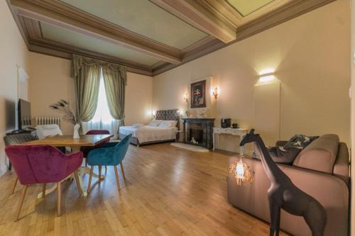 Aldrovandi Luxury Suites and Apartment