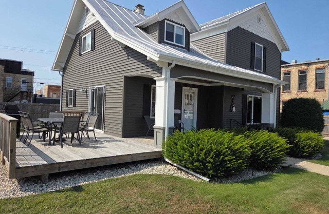 Algoma Retreat - Fishing, Family, Fun, Door County