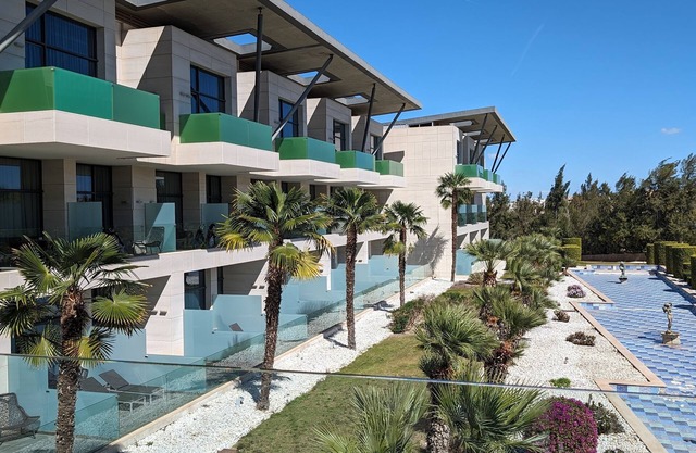 Algorfa Townhouse with communal pool