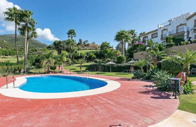 Alhaurín Villa with Terrace