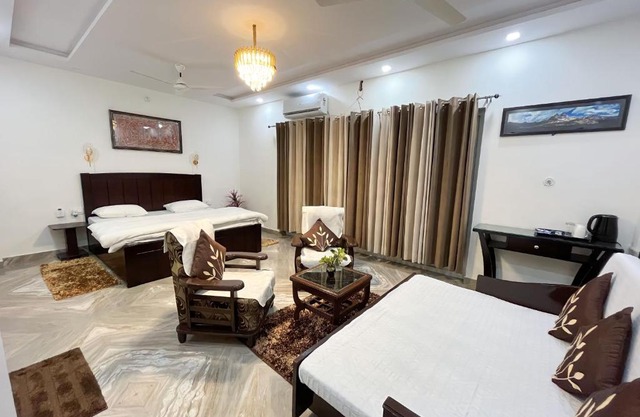 Alibaba’s Indiana Homestay