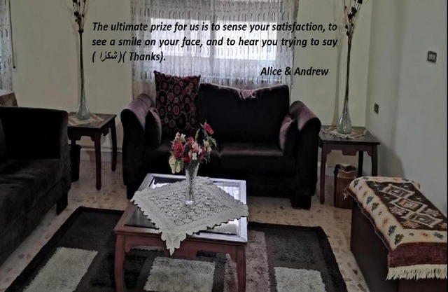 Alice & Andrew Apt. Few Steps to Madaba Old City Center