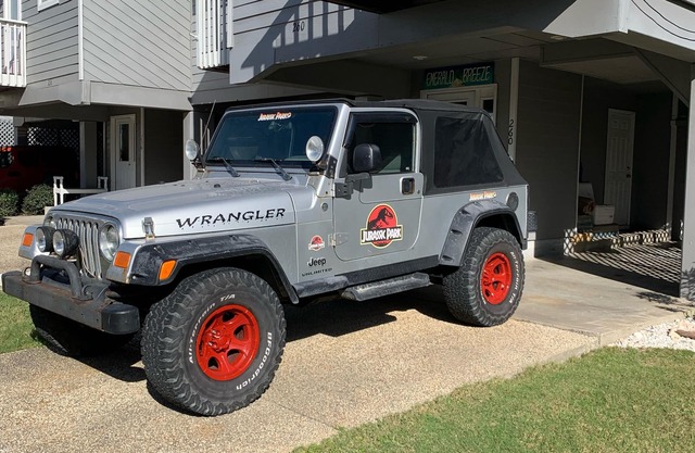 ALL INCLUSIVE = FREE JEEP WRANGLER/SUPaddle Bd/2 Kayaks/4 Bikes