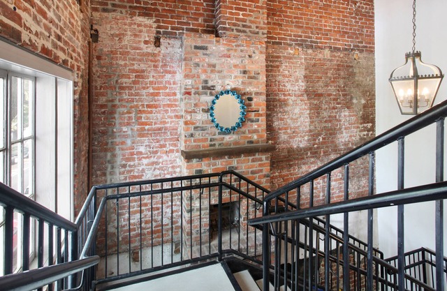 All-New Renov Large 3 bdrm, 2 ba Apt Huge Balcony on Frenchmen Street