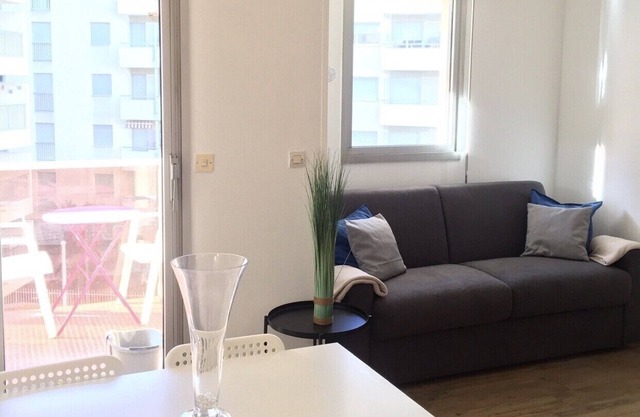 All on foot! 2/4pers 50 meters from the sea