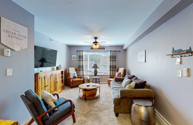 All-season condo with mtn views - walk to ski lifts - near golf
