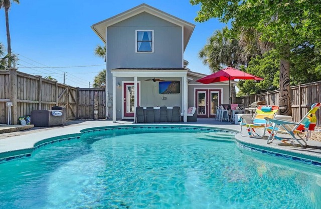 All Yours - Heated Pool - Firepit - BBQ