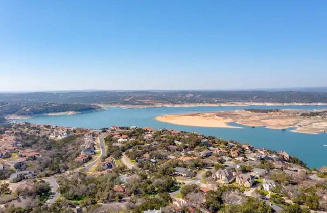 All yours! Tranquil & serene Hill Country family home on Lake Travis in Austin.