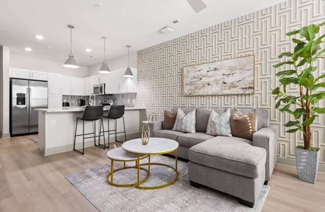Allure Living 5 Min From Downtown