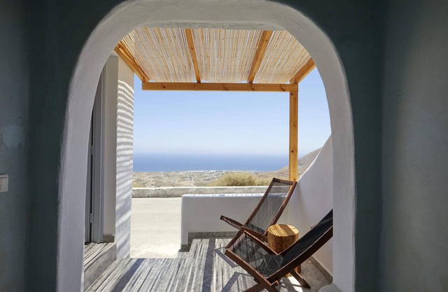 Alluring Santorini Suite | Thalassa Pearl Suite | 1 Bedroom | Breathtaking Sea.