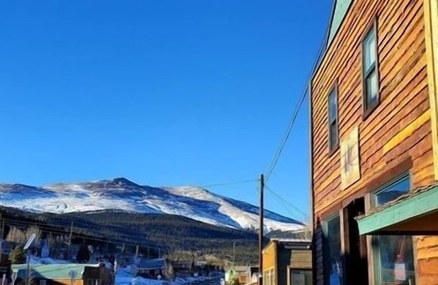 Alma House -Stay and play in the high country