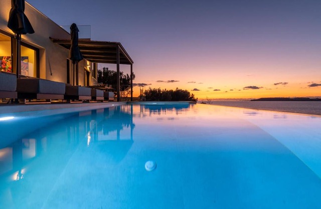 Almos Villas
