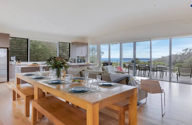 Aloha – absolute beachfront house