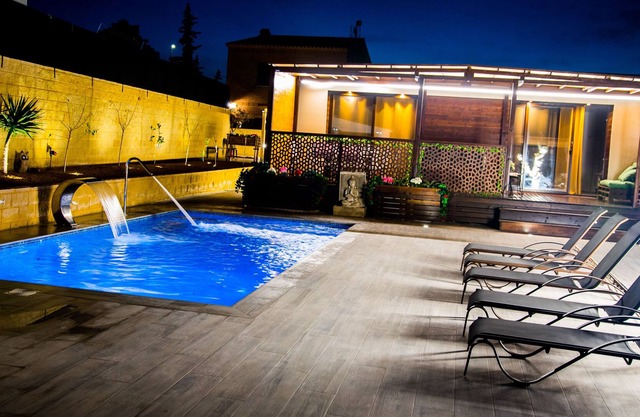 Alonis Suites Satori - Family Villa with Jacuzzi, Pool and BBQ