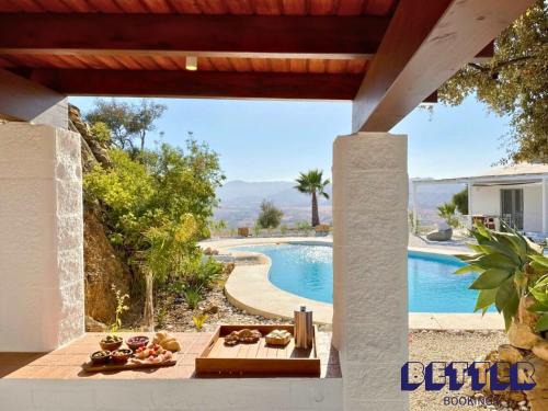 Alora Private Villa - Pool & 360 Mountain Views