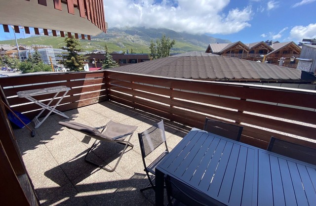 ALPE D’HUEZ APARTMENT 6 people Résidence l'OURS BLANC