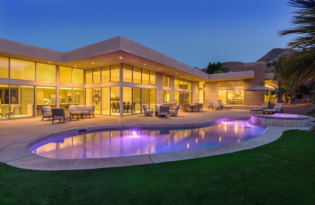 'Alta Vista' Hilltop views & modern luxury