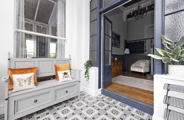 ALTIDO Stunning 3-bed house w/free parking
