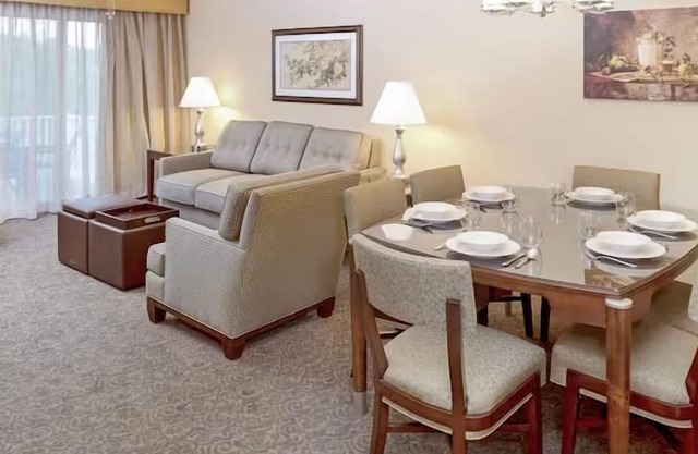 Always a Great Idea To Unwind! 2 Amazing Suites w/Kitchen and Living Room