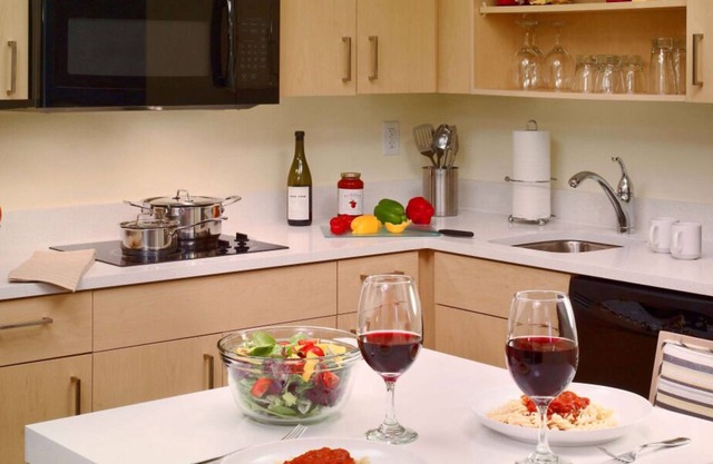 Always a Great Idea To Unwind! 2 Comfortable Units, Pets Allowed, Free Parking