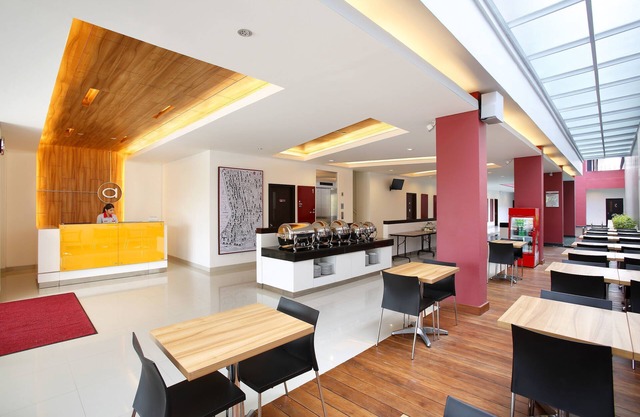 Amaris Hotel Dewi Sri