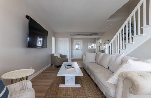 Amazing 10 Bedroom Compound on the Water with 6 Bedroom Home & 4 Studio Cottages
