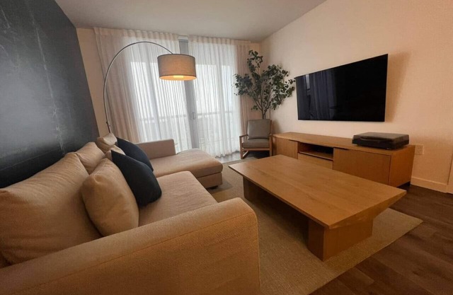 Amazing 1B/1B w/Beach Service next to Aventura Mall