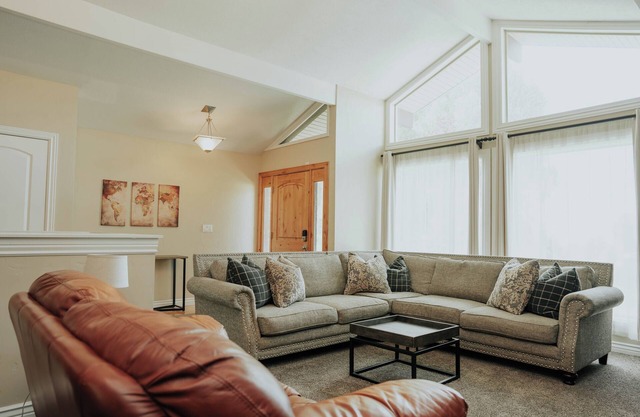 Amazing 5 bedroom house, beautifully furnished with a gorgeous view