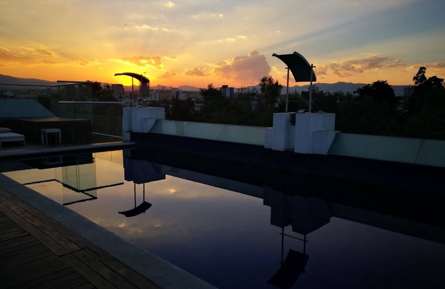 Amazing 5star RooftopPool , Snackbar, Private office & terrace! Best location