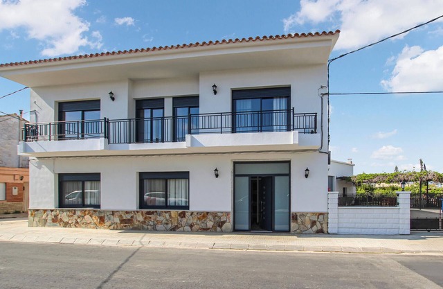 Amazing home in Deltebre with kitchen