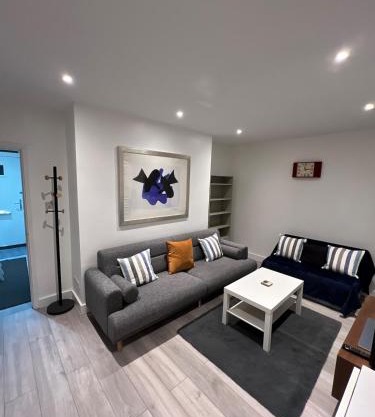 Amazing location 2 bed apartment Swiss Cottage