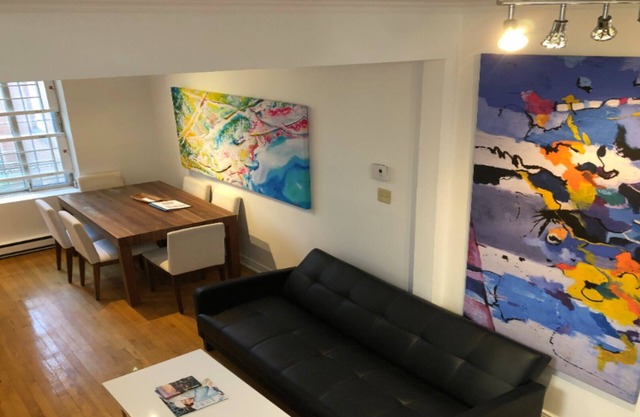 Amazing location downtown - 3 bedroom - 1 month or more stays