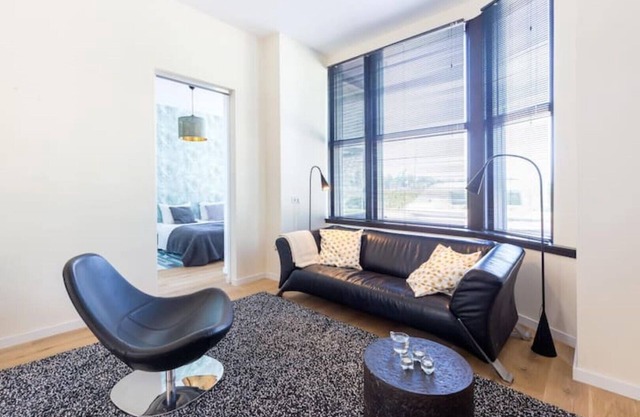 Amazing location - Modern designer apartment