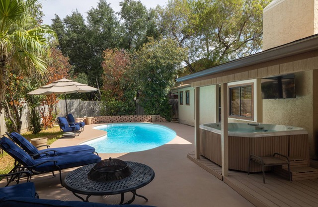 Amazing Modern Retro Pool Home, with state of the art Jacuzzi hot tub