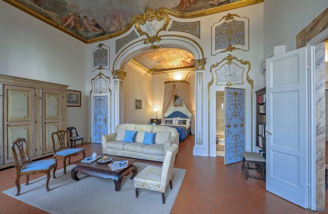 Amazing Noble Luxury House in the heart of Florence, Duomo, SMN, AC, elevator